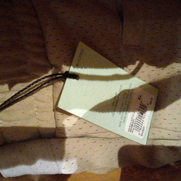 Maison Article basketball shorts,two Wallets,cellphone case,and perfume - Picture 10 of 10